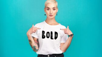 dámske tričko s výrazným logom