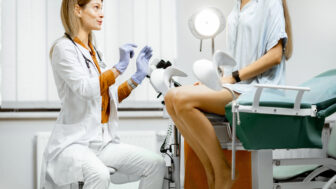 žena u gynekologičky