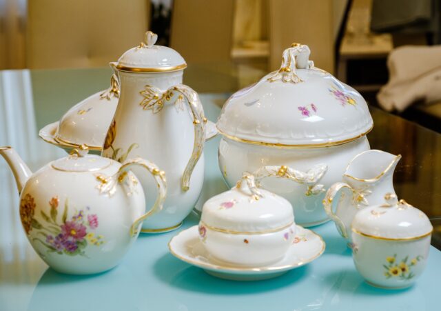 starý porcelán