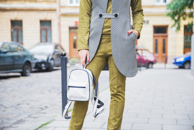 Olivovo zelený dámsky outfit