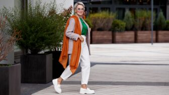 outfit s jarnými nohavicami