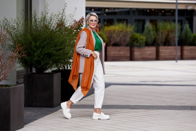outfit s jarnými nohavicami