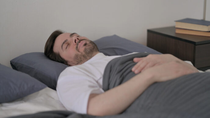 ležanie na posteli