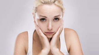 precitlivená žena