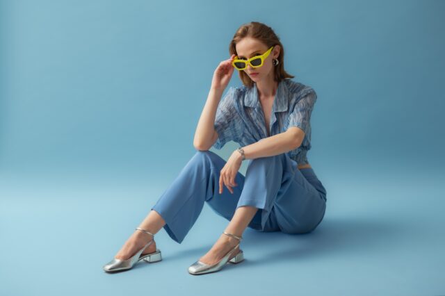 modrý outfit