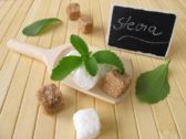 Stevia leaves and sugar cubes.jpg