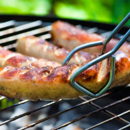 04 guidlines healthier grilling hotdogs.jpg