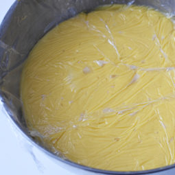 Preparare crema finala prajitura kinder bueno 1.jpg