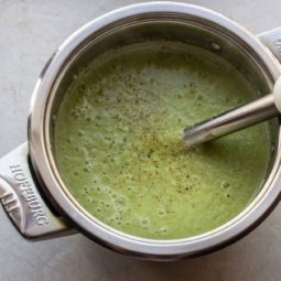 Sup pyure s brokkoli i seldereem 7 1000x667 1.jpg