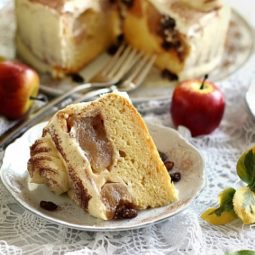 Jablkovy kolac s pudingovym kremom.jpg