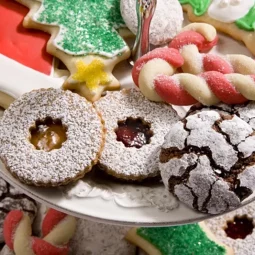 How to decorate christmas cookies chowhound.webp