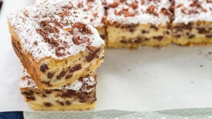 Stavnaty kolac s tvarohovo cokoladovym kremom.png