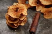 Zdravá desiata: jablčné chipsy z 2 surovín