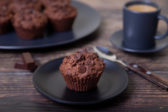 Kakaové muffiny s kyslou smotanou