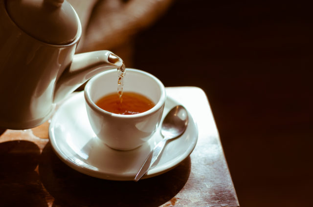 Prečo je lepšie mätový čaj piť cez deň a harmančekový večer