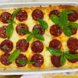 Cheesy pizza casserole.png