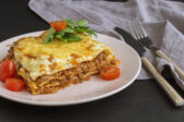 Domáce lasagne s bohatou boloňskou omáčkou