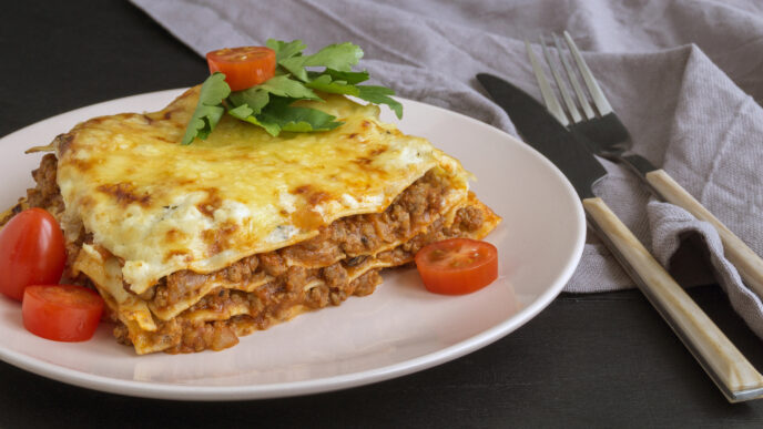 Domáce lasagne s bohatou boloňskou omáčkou