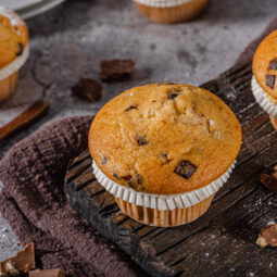 Šťavnaté hruškové muffiny s kúskami čokolády