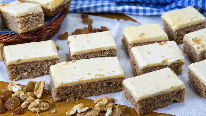 Neodolateľné orechové rezy so žĺtkovou polevou – tradičný recept plný chuti