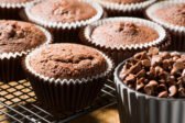 Nadýchané muffiny s kúskami čokolády