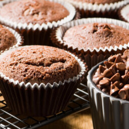 Nadýchané muffiny s kúskami čokolády