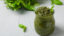 Čerstvé bazalkové pesto z vlastnej kuchyne: Jednoduchý recept, ktorý zvládne každý