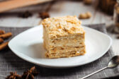 Vyskúšajte tento retro zákusok s jemnou arómou kávy a orechov