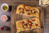 Odhaľte tajomstvo dokonalej domácej focaccie: jednoduchý recept s veľkým efektom
