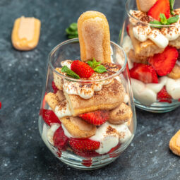 Svieže jahodové tiramisu