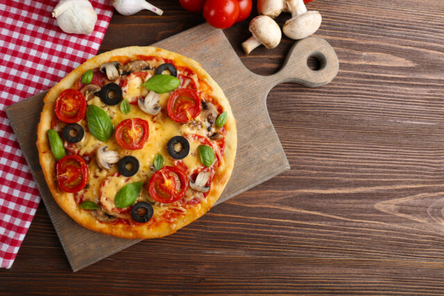 Jednoduchá a zdravšia pizza bez kysnutia: Cottage verzia s celozrnnou múkou