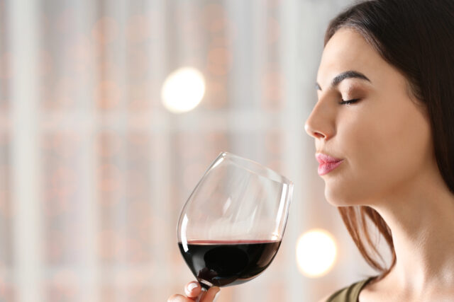 Resveratrol: Tajomstvo mladistvej pokožky ukryté v červenom víne
