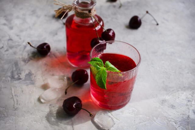 Višňový sirup z vlastnej kuchyne: Osvieženie plné ovocia