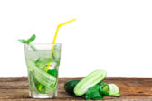 Vyskúšajte osviežujúci letný uhorkový sirup