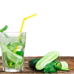 Vyskúšajte osviežujúci letný uhorkový sirup