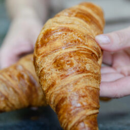 Slané croissanty z lístkového cesta: jednoduché pečivo, ktoré zaujme na prvý hryz