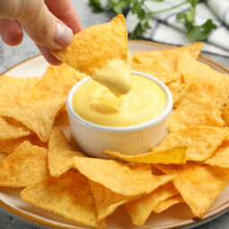 Krémová syrová omáčka k nachos: Rýchla pochúťka na pohodový večer