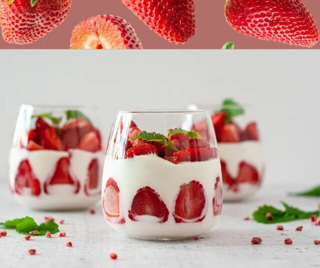 Mexicky dezert s jahodami fresas con crema.jpg