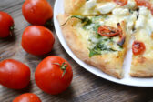 Krémový základ na pizzu: chutná alternatíva k paradajkovej omáčke, ktorú zvládne každý