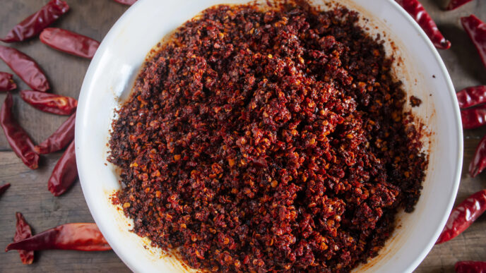 Čo s prebytkom chilli? Harissa premení úrodu na korenistý poklad