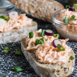 Nátierka zo šunkovej salámy: Rýchly recept na lahodnú klasiku, ktorá nikdy nesklame