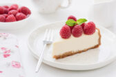Nepečený malinový cheesecake