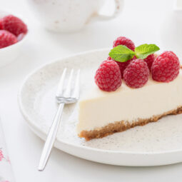 Nepečený malinový cheesecake