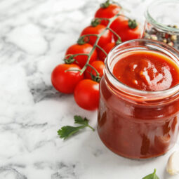 Domáci kečup: Jednoduchý recept na omáčku, ktorá prekoná kupovanú