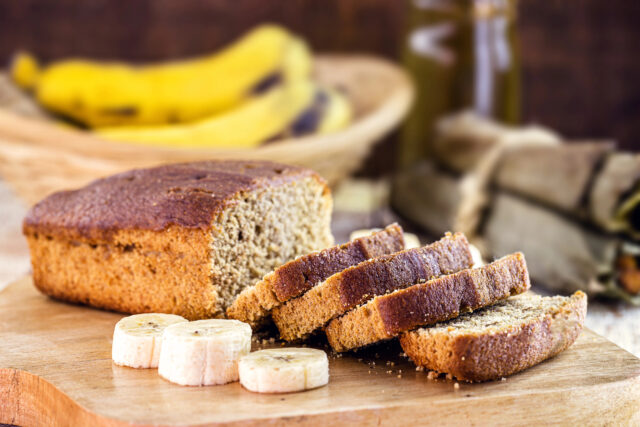 Banánový chlebík – jednoduchý a voňavý dezert z prezretých banánov