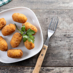 Domáce zemiakové krokety so syrom: len z 3 surovín