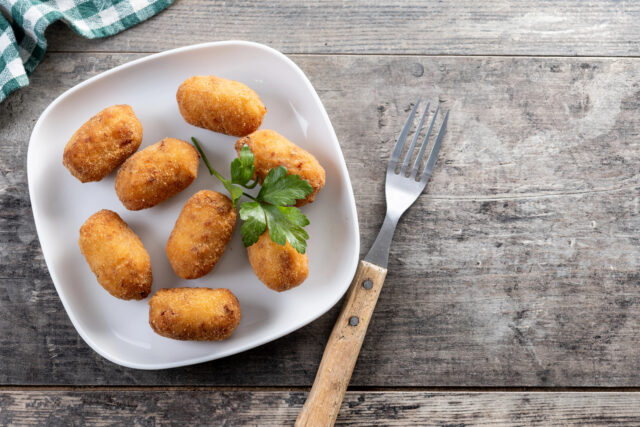 Domáce zemiakové krokety so syrom: len z 3 surovín