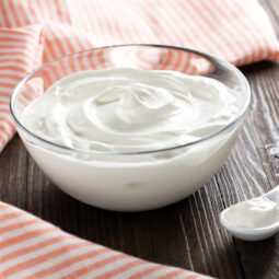 Jogurt a reflux: ako si uľahčiť trávenie a predísť páleniu záhy