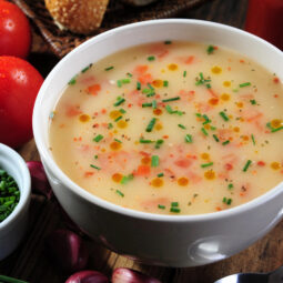 Ako zahustiť polievku bez múky: pomôžu zemiaky, šošovica aj zelenina