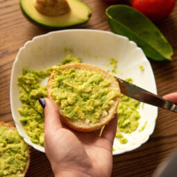 Avokádová nátierka pre dve hladné duše